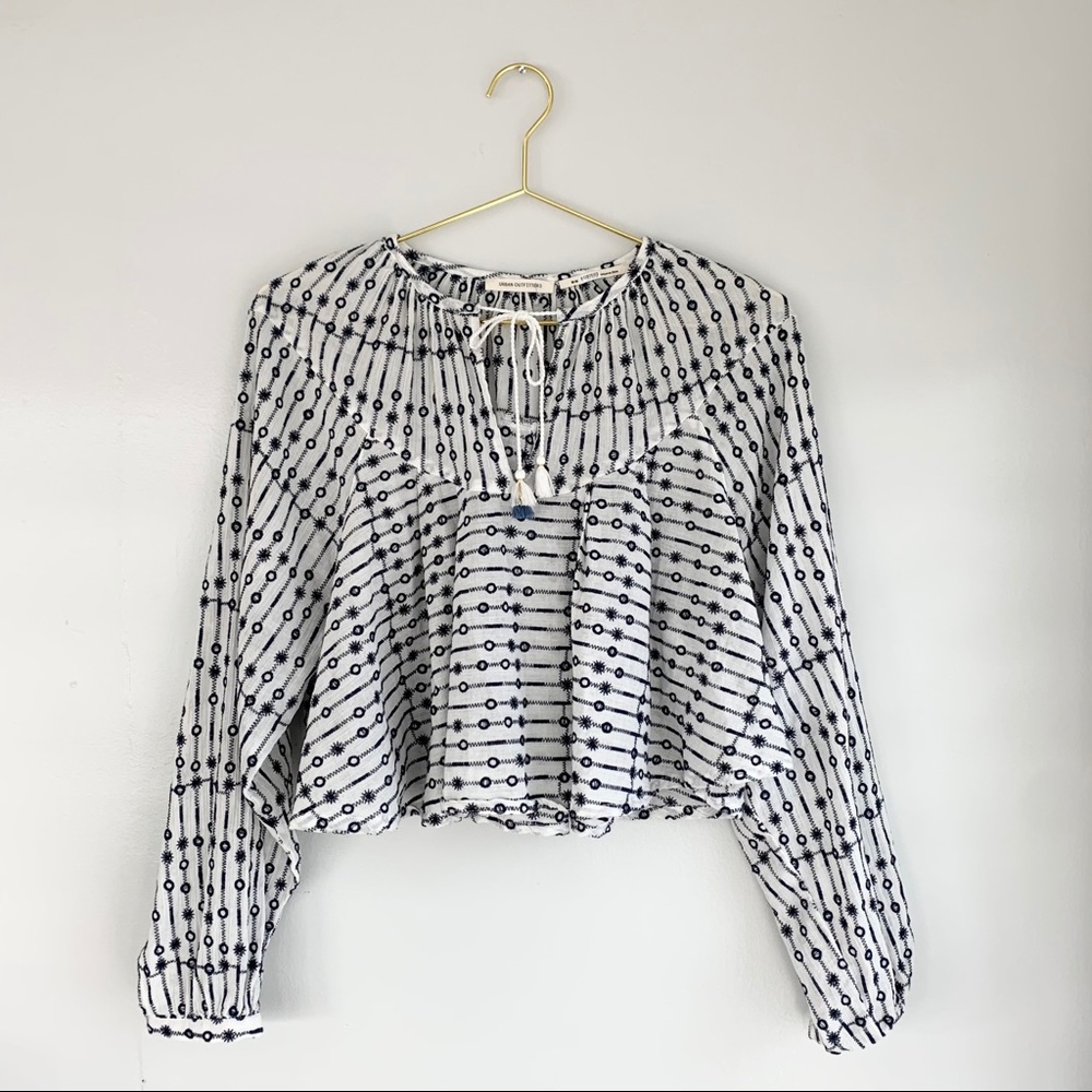 Urban Outfitters White Top Medium